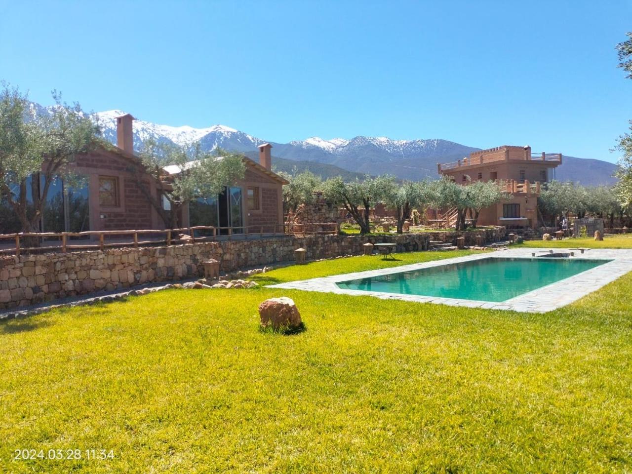 Bin Jbal Resort 奥伊俄贞 外观 照片